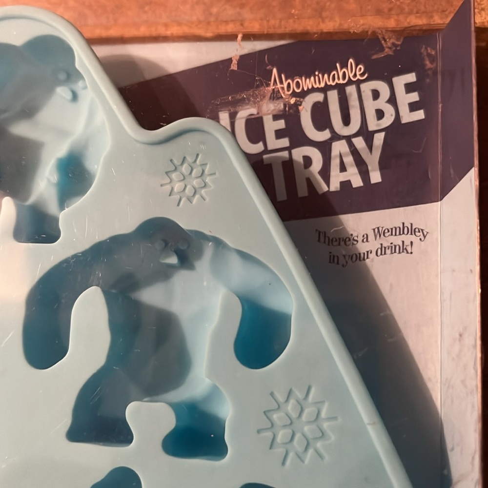 Ice Cube Tray - Picture 3 of 4